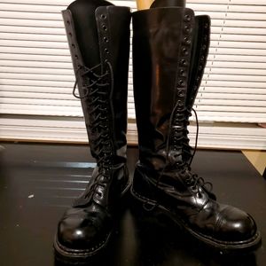 Gripfast 20 eyelet boots.